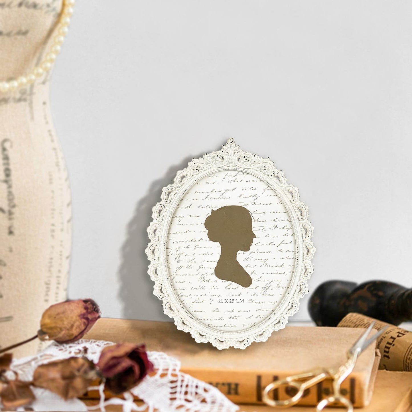 Sunlit Vintage Picture Frame 4x6 Inch, Oval Antique Photo Frames with Glass Front, Luxury Photo Display, Tabletop Wall Hanging, Gift Ideas, White